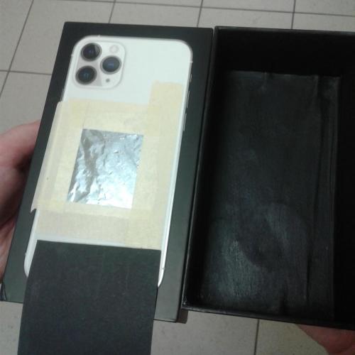 Lochkamera aus Smartphone Verpackung