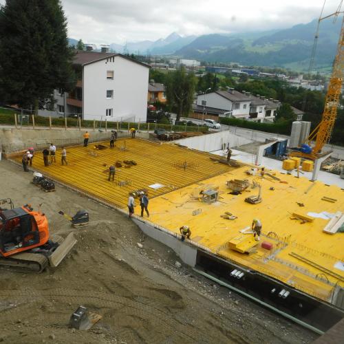 Schalung für die betonierte Decke der Tiefgarage