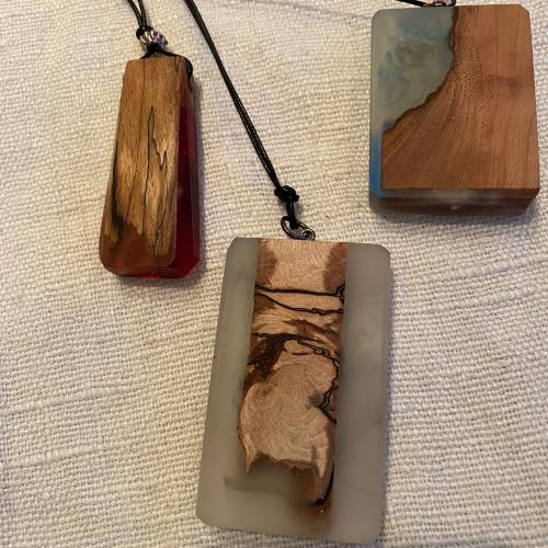 Schmuck aus Epoxidharz