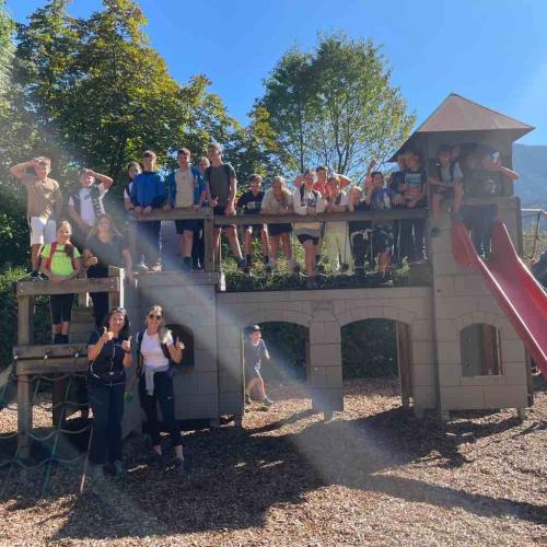 Gruppenfoto von SchülerInnen beim Wandertag