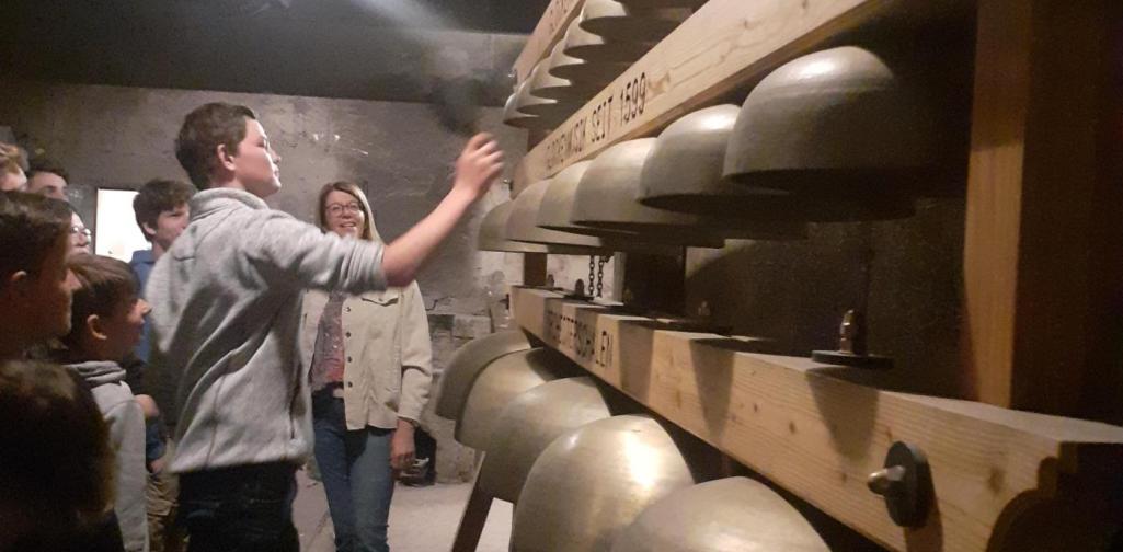 Glockenmuseum 6 Schüler im Glockenmuseum