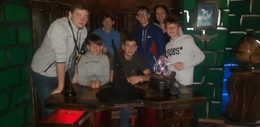 Escape1 Schüler im Escape Room