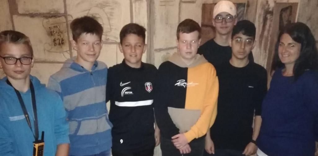 Escape4 Schüler im Escape Room